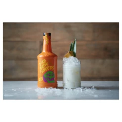 Dead Man's Fingers Pineapple Rum 70cl -Best Liquor Shop dead mans figners pineapple rum lifestyle3
