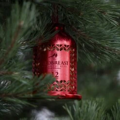 Redbreast 12 Year Whiskey 70cl Birdfeeder -Best Liquor Shop jameson redbreast 12 yr pure pot still irish whiskey 70c birdfeeder lifestyle3