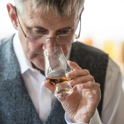 Johnnie Walker Green Label 15 Year Whisky 70cl -Best Liquor Shop johnnie walker green label 15 year whisky lifestyle2