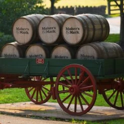 Maker's Mark Bourbon 70cl 7 Maker's Mark Bourbon 70cl -Best Liquor Shop markers mark lifestyle 01