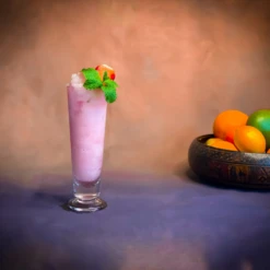 Sourz Strawberry Liqueur 70cl -Best Liquor Shop sourz strawberry liqueur lifestyle1